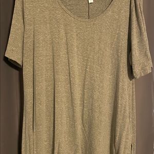 3/$30🌝Solid Gray Lularoe Perfect tee 🤩